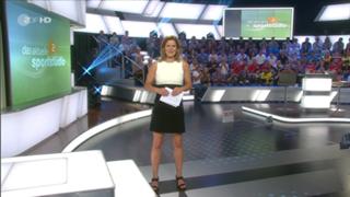 Katrin Müller-Hohenstein feet photo thumbnail