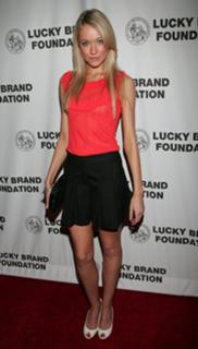 Katrina Bowden feet photo thumbnail