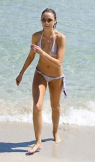 Katrina Bowden feet photo thumbnail