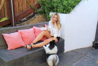 Katrina Bowden feet photo thumbnail