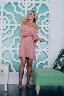 Katrina Bowden feet photo thumbnail