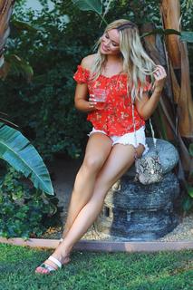 Katrina Bowden feet photo thumbnail