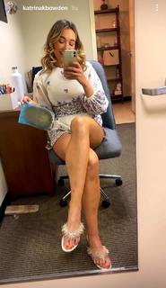 Katrina Bowden feet photo thumbnail