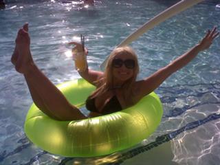Katrina Johnson feet photo 12