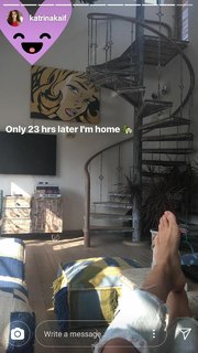 Katrina Kaif feet photo thumbnail