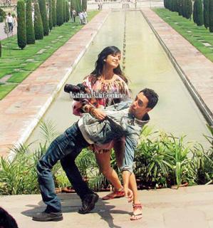 Katrina Kaif feet photo thumbnail