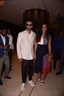 Katrina Kaif feet photo thumbnail
