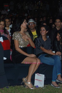 Katrina Kaif feet photo thumbnail