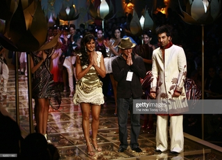 Katrina Kaif feet photo thumbnail