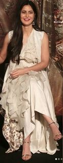 Katrina Kaif feet photo thumbnail