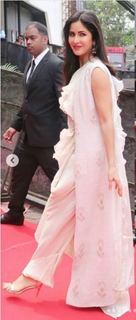 Katrina Kaif feet photo thumbnail