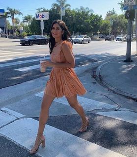 Katrina Kaif feet photo thumbnail