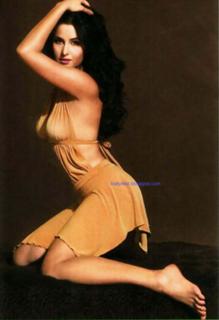 Katrina Kaif feet photo thumbnail