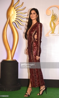 Katrina Kaif feet photo thumbnail