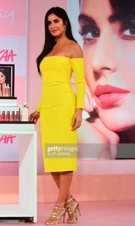 Katrina Kaif feet photo thumbnail