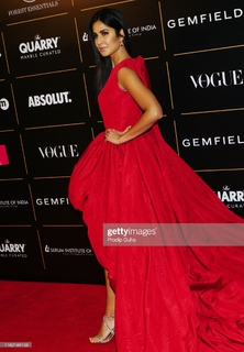Katrina Kaif feet photo thumbnail