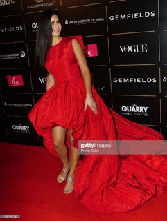 Katrina Kaif feet photo thumbnail