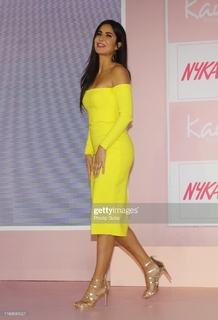Katrina Kaif feet photo thumbnail