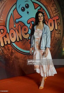 Katrina Kaif feet photo thumbnail