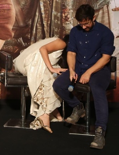 Katrina Kaif feet photo thumbnail