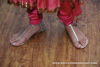 Katrina Kaif feet photo thumbnail