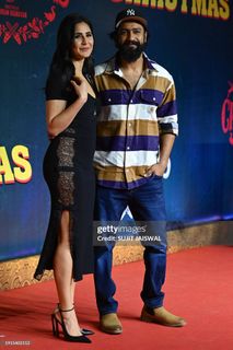 Katrina Kaif feet photo thumbnail