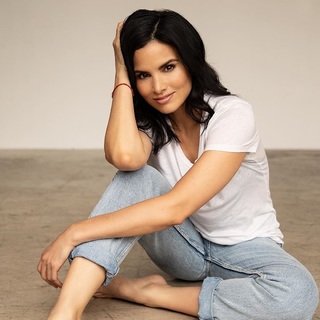 Katrina Law feet photo thumbnail