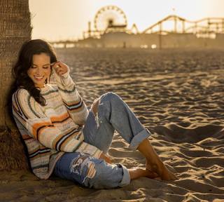 Katrina Law feet photo thumbnail