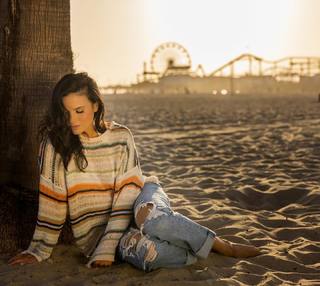 Katrina Law feet photo thumbnail