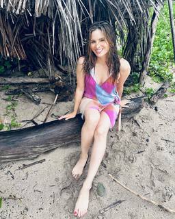 Katrina Law feet photo thumbnail