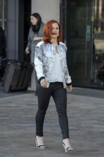 Katy B. feet photo 4