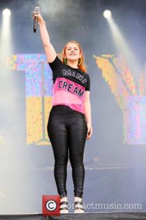 Katy B. feet photo 12