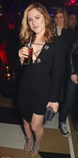 Katy B. feet photo 7