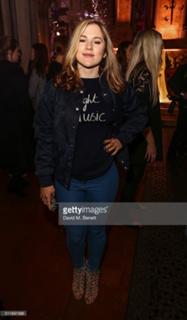 Katy B. feet photo 3