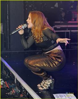 Katy B. feet photo 3