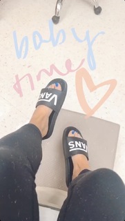 Katy Hearn feet photo 4