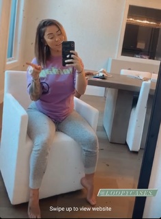 Katy Hearn feet photo 10
