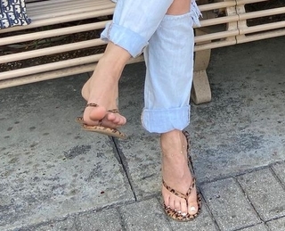 Katy Hearn feet photo 2
