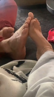 Katy Hearn feet photo 15