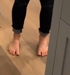 Katy Hearn feet photo 8