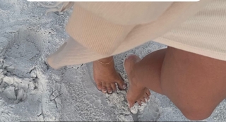 Katy Hearn feet photo 7