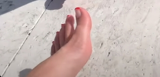 Katy Hearn feet photo 3