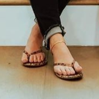 Katy Hearn feet photo 2