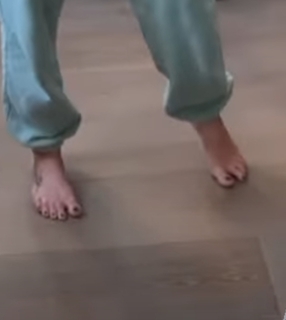 Katy Hearn feet photo 4