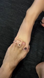 Katy Hearn feet photo 3