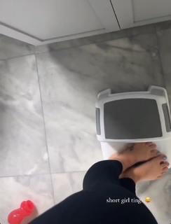 Katy Hearn feet photo 13