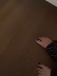 Katy Hearn feet photo 12