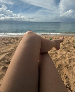Katy Hearn feet photo 1