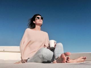 Katy Louise Saunders feet photo 6