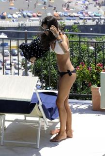 Katy Louise Saunders feet photo 4